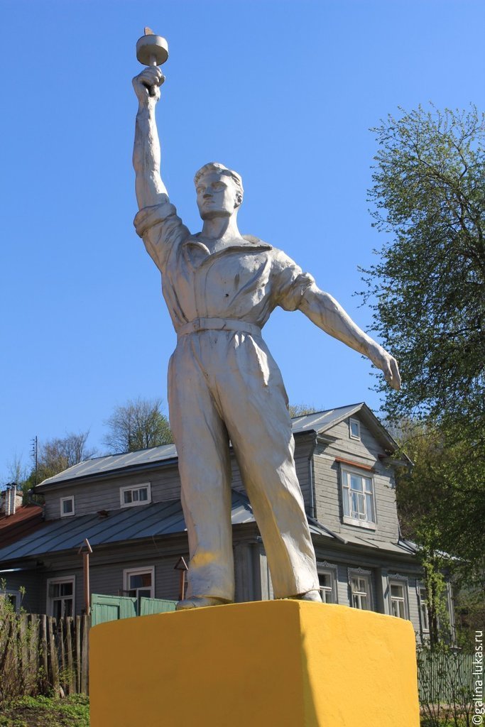 Памятник. Гороховец