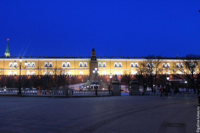 Вид на Кремль с Манежной площади