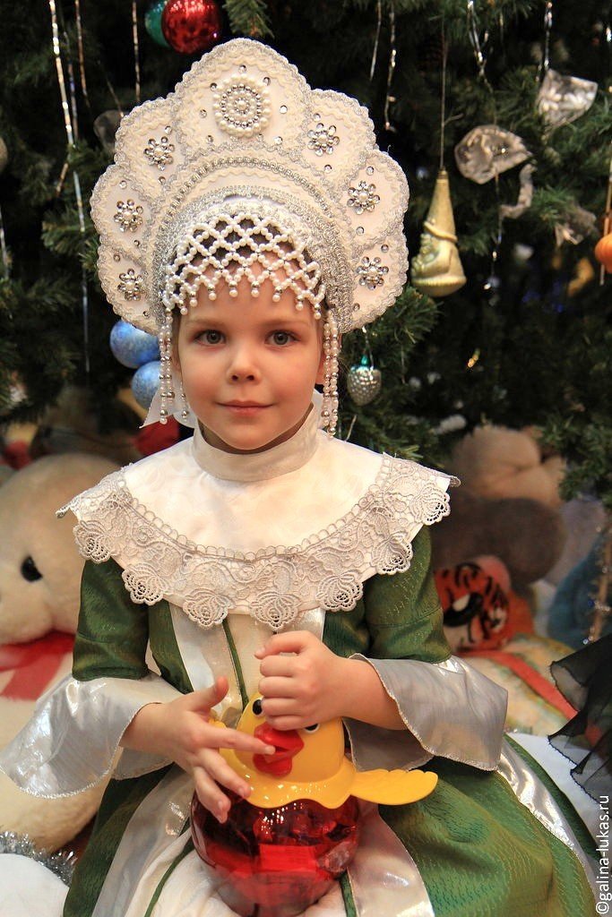 Публикация «Фотоотчет о проведении новогоднего праздника в детском саду» размещена в разделах