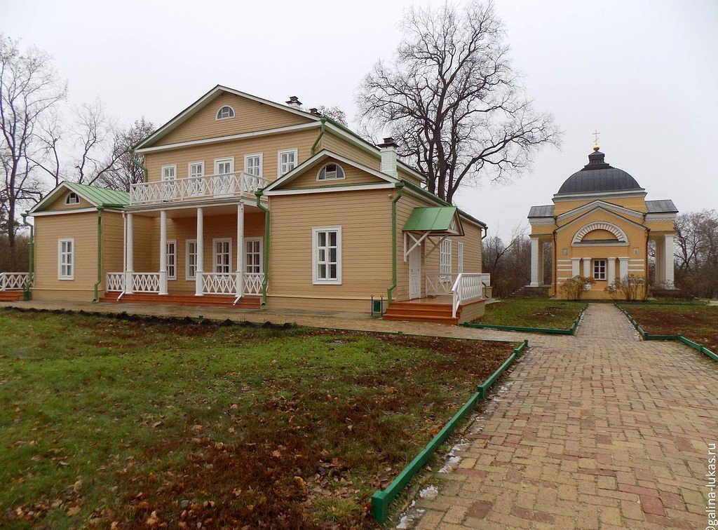 Погода тарханы пензенская область. Тарханы усадьба Лермонтова. Тарханы Лермонтов Церковь Марии египетской. Лермонтов Тарханы Церковь.