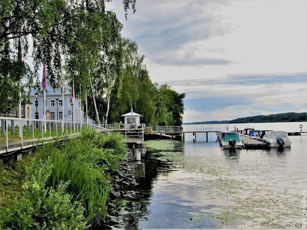 Набережная в плесе