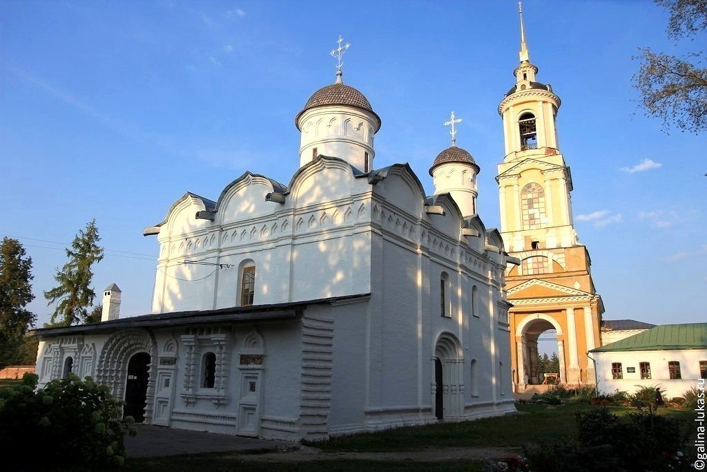 Ризоположенский монастырь и Преподобенская колокольня Суздаль